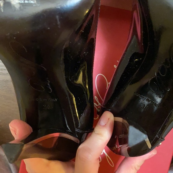 Roger Vivier Black and white heels - Picture 8 of 10